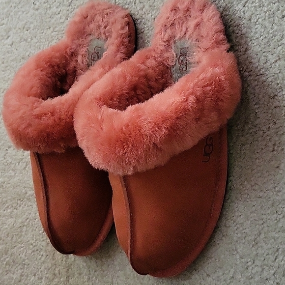UGG Scuffette II Slippers - Picture 2 of 5